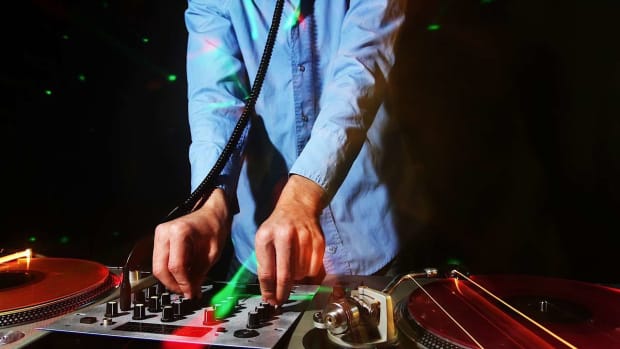 I. How to Mix while DJing Promo Image