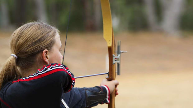 T. How to Use a Hybrid Bow in Archery Promo Image