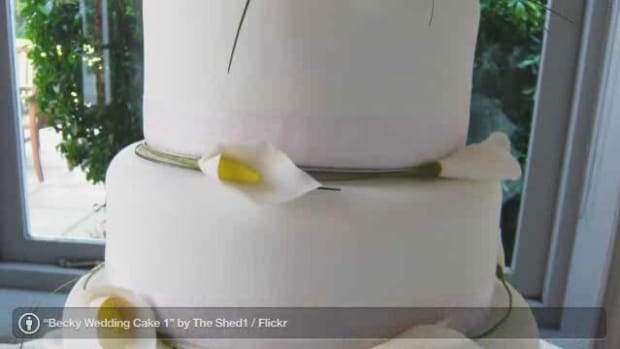 P. How to Compare Wedding Cakes Promo Image