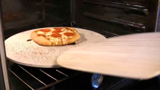 O. How to Use a Pizza Stone Promo Image