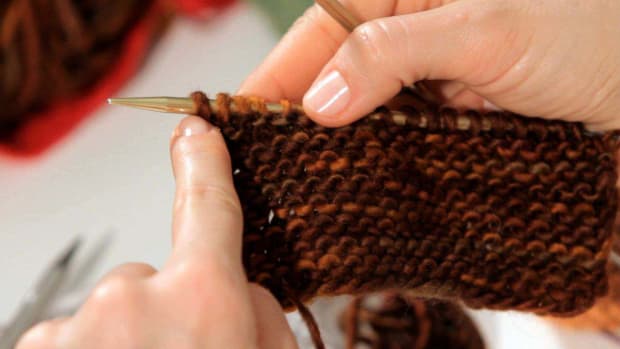 B. How to Do a Garter Stitch in Knitting Promo Image