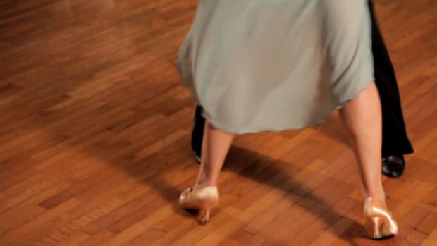 N. How to Do a Waltz Progressive Step Promo Image