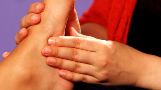 ZM. How to Relieve Back Pain with Reflexology Promo Image