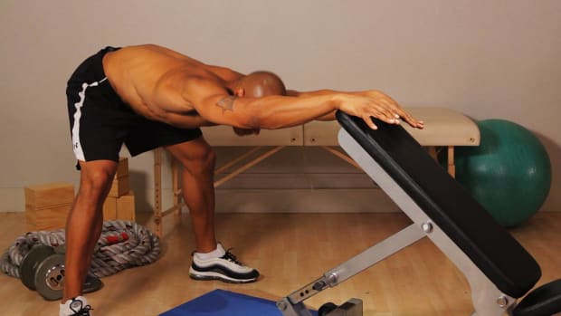 L. How to Do a Lat Stretch for a Back Workout Promo Image