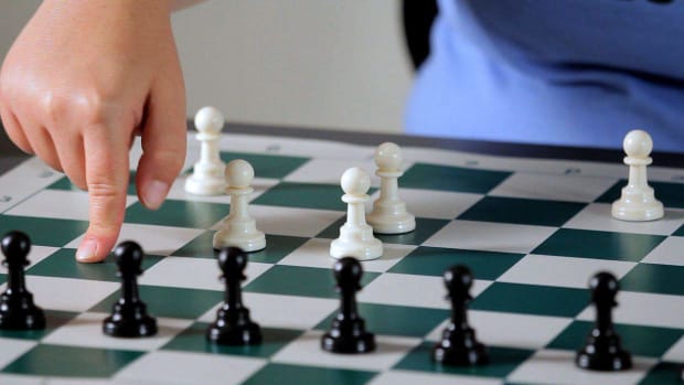 What Is a Ladder Checkmate? - Howcast