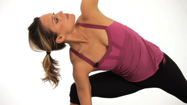 M. How to Do Yoga Extended Side Angle (Utthita Parsvakonasana) Promo Image