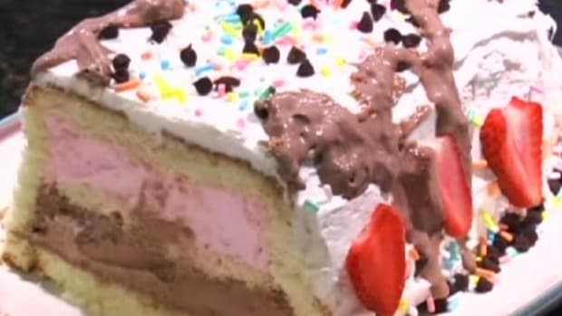 W. How to Make Ice Cream Cake Promo Image