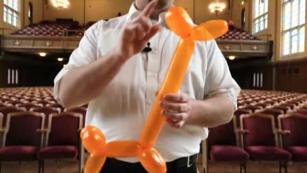 F. How to Make a Balloon Giraffe or Dachshund Promo Image
