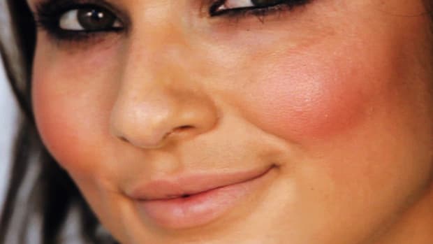 B. How to Make Up Your Cheeks like Selena Gomez Promo Image