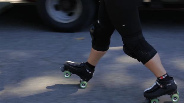 Z. How to Do a Heel Toe on Roller Skates Promo Image