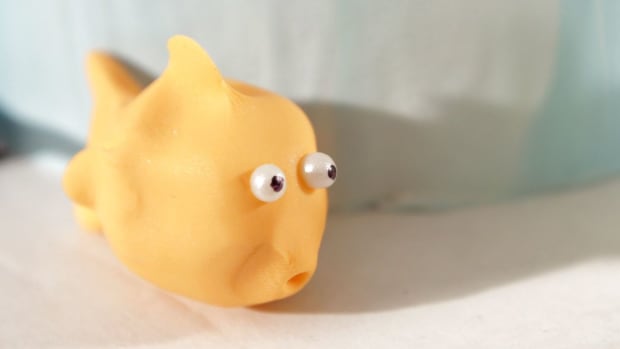 Y. How to Make a Fondant Goldfish Promo Image