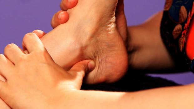 ZE. How to Relieve Sciatica with Reflexology Promo Image