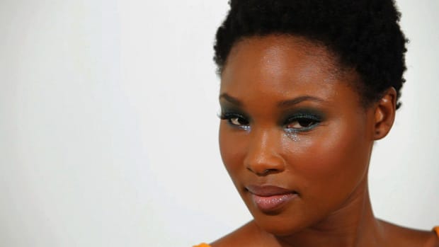 W. How to Do Party Makeup on Your Lips for Black Women Promo Image
