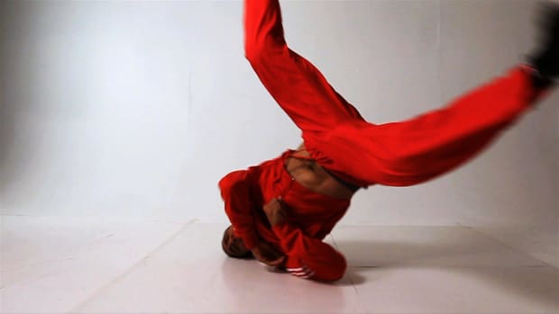 H. How to Do a No-Handed Windmill in Break Dancing Promo Image