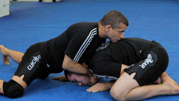 D. How to Do a 10-Finger Guillotine MMA Submission Promo Image