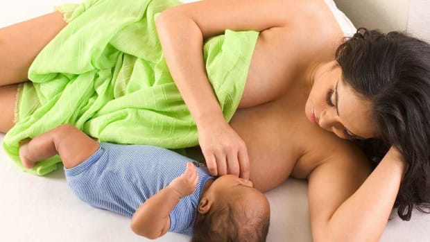 Y. How to Breastfeed using a Side-Lying Position Promo Image