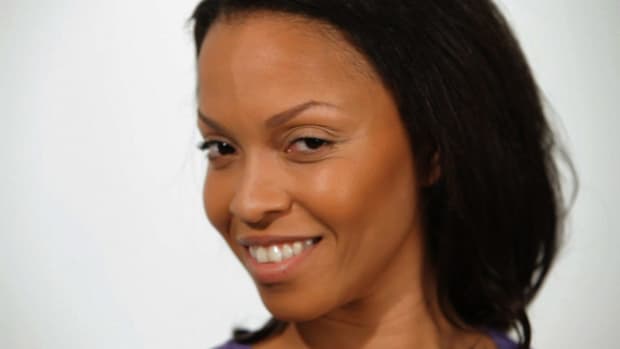 I. How to Apply Bronzer to Black Skin Promo Image