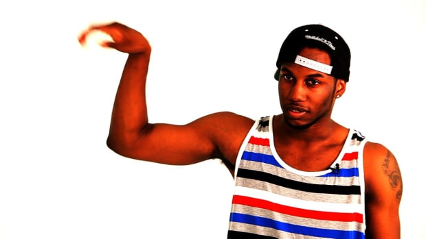 ZA. How to Do a Hip-Hop Locking Wrist Roll Promo Image