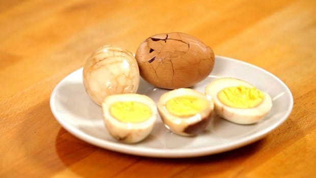 N. How to Make Chinese Marbled Eggs Promo Image