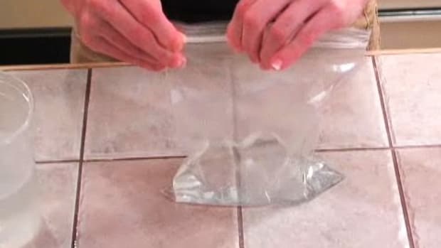 O. How to Make a Homemade Ice Pack Promo Image