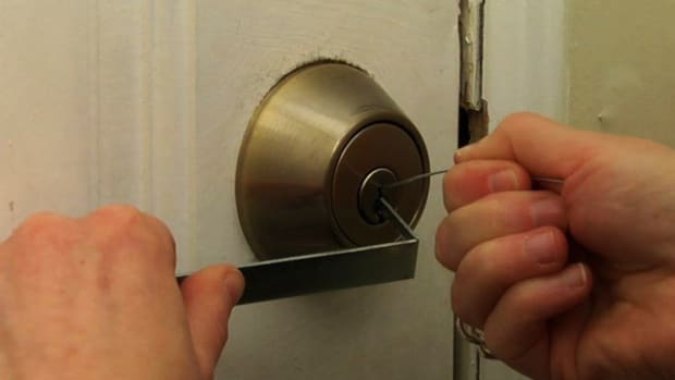 how to pick a deadbolt lock with a card