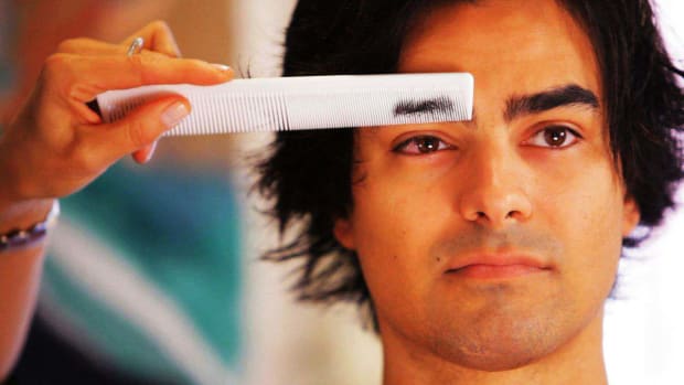 Q. How to Trim Your Eyebrows for Men Promo Image