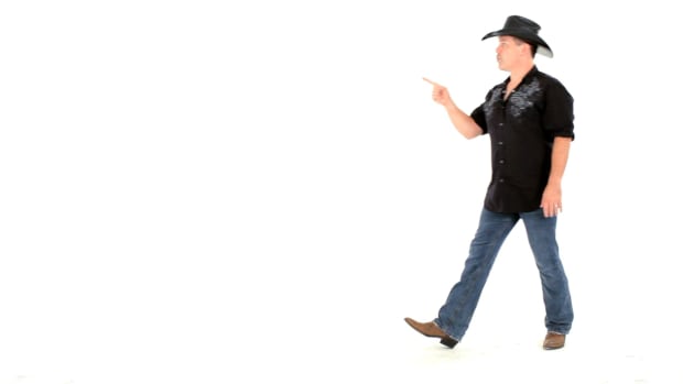 Q. How to Do Turns in Line Dancing Promo Image