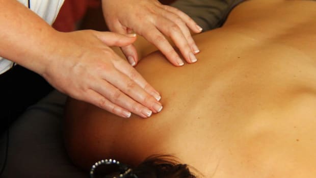 ZE. How to Do Cross-Fiber Massage Strokes Promo Image
