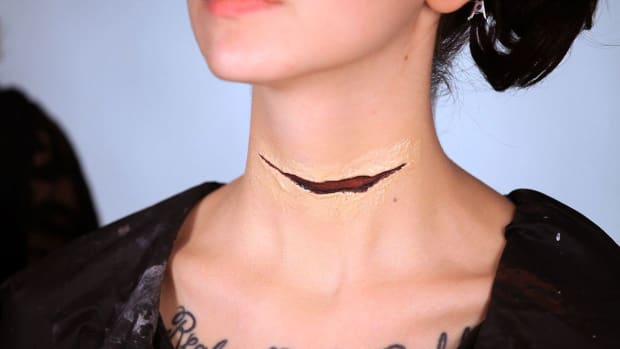 Y. How to Add Color to a Fake Neck Wound Promo Image