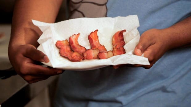 X. 4 Best Ways to Use Turkey Bacon Promo Image