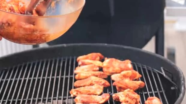 O. How to Prepare Chicken Wings for the Grill Promo Image
