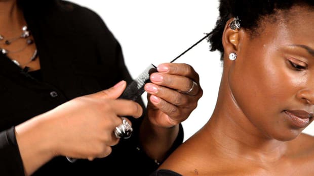 D. How to Get Dreads with the Comb Twist Method Promo Image