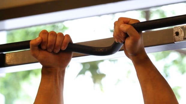 H. How to Do a Chin-Up for an Arm Workout Promo Image