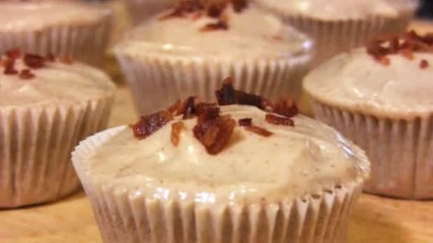 ZF. How to Make Bacon Cupcakes Promo Image