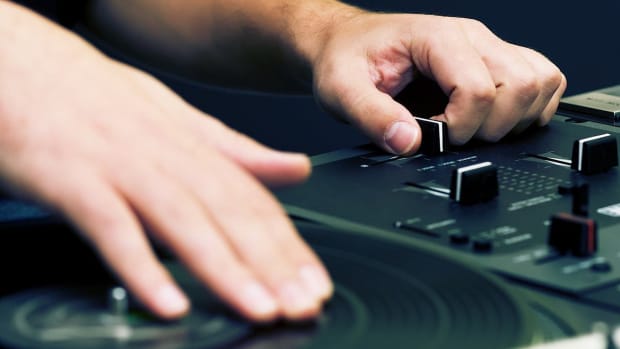 B. How to Pick a DJ Mixer Promo Image