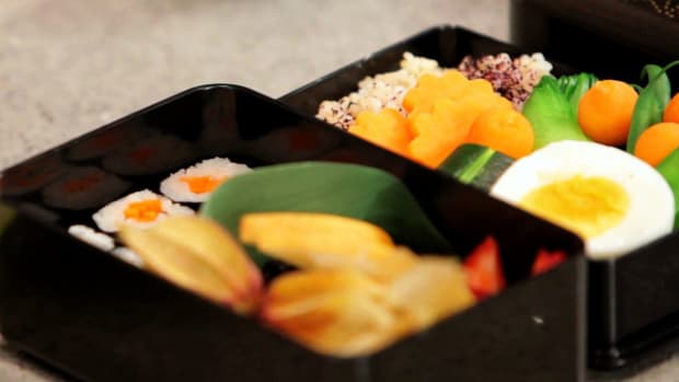 S. How to Make Sushi Rolls for a Child's Bento Box Promo Image