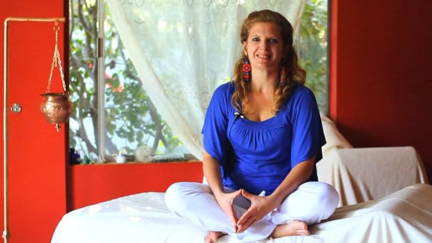 ZF. How to Give an Ayurvedic Massage with Lara Narayani Golland Promo Image