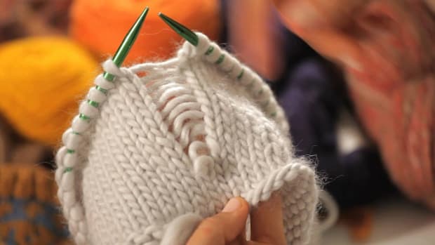 S. How to Create False Seams in Circular Knitting Promo Image