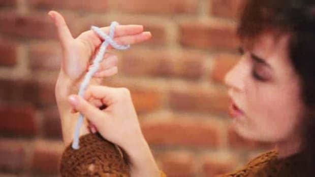 U. How to Tie a Crochet Slip Knot Promo Image