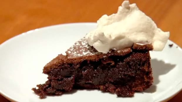 U. How to Make Flourless Chocolate Cake Promo Image