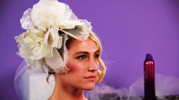 T. How to Use Flowers in Your Hair for a Wedding Promo Image