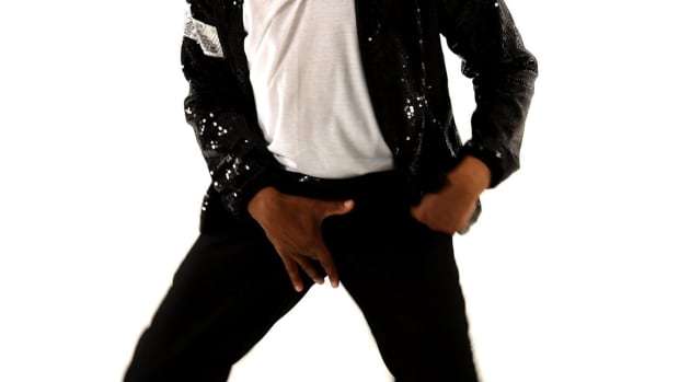 U. How to Do the Crotch Grab like Michael Jackson Promo Image