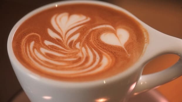 Q. How to Pour a Latte Art Swan Promo Image