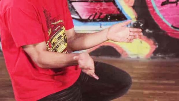 R. How to Do a Turtle Freeze B-Boy Dance Move Promo Image