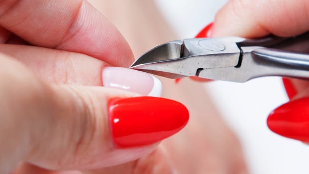 How to Do Newspaper Print Nails - Howcast How to Do Newspaper Print Nails - Howcast