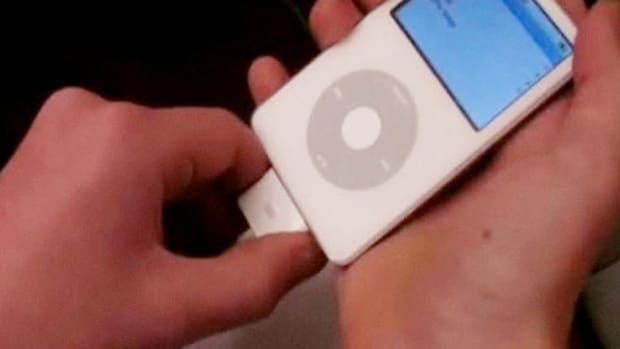 How To Use An IPod Howcast how-to-use-an-ipod-howcast