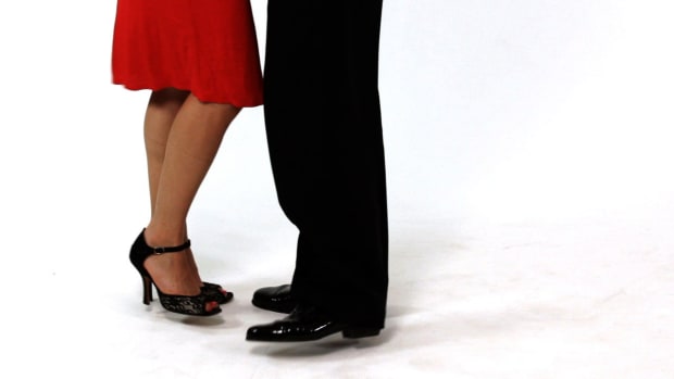 R. How to Do the Cross System Basic in the Argentine Tango Promo Image