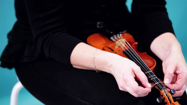Y. How to Apply Fingering Tapes for Beginner Violinists Promo Image