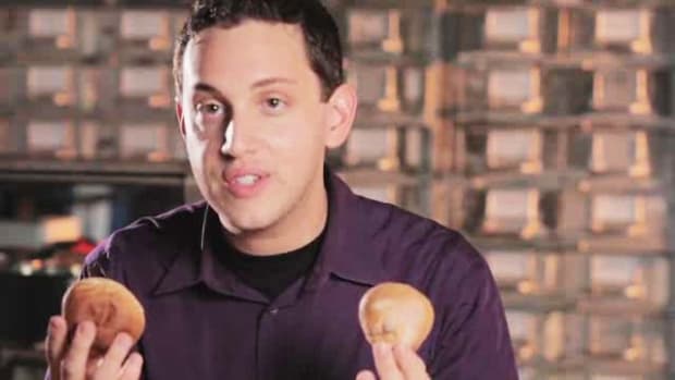 ZF. How to Do the Bouncing Bread Roll Magic Trick Promo Image