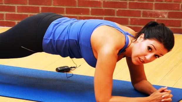 ZZN. How to Do a Plank for a Post-Baby Workout Promo Image